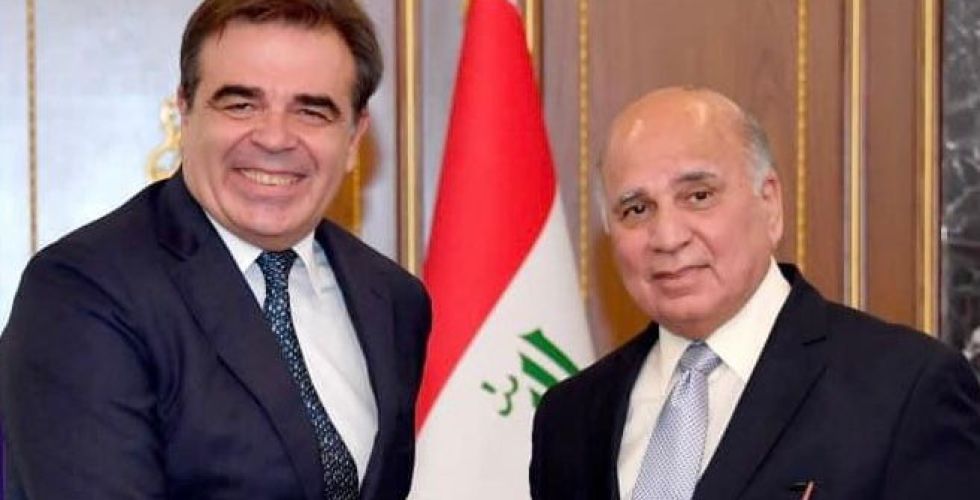وزير الخارجية يبحث قضية العراقيين العالقين في مدن الاتحاد الأوروبي