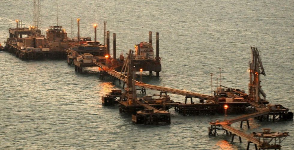النفط: إعادة تأهيل ميناء العَمْية لتصدير الخام