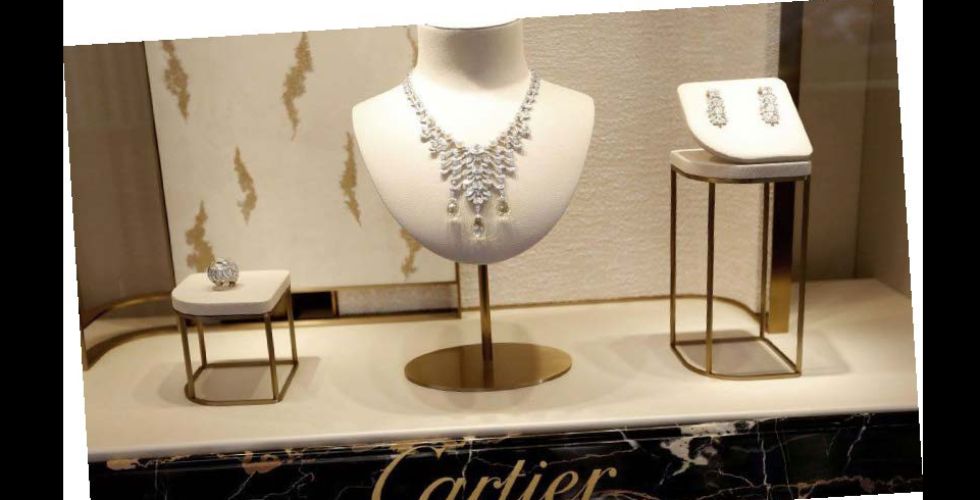 مجوهرات «كارتييه» تستلهم الحداثة من فنون الإسلام